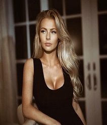 Female Escorts in Newtown